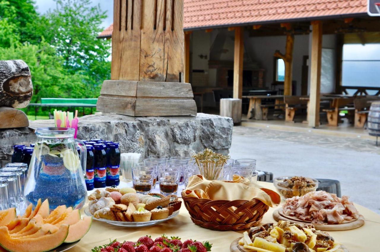 Guest House Domacija Krnc Hrib pri Hinjah Exterior foto