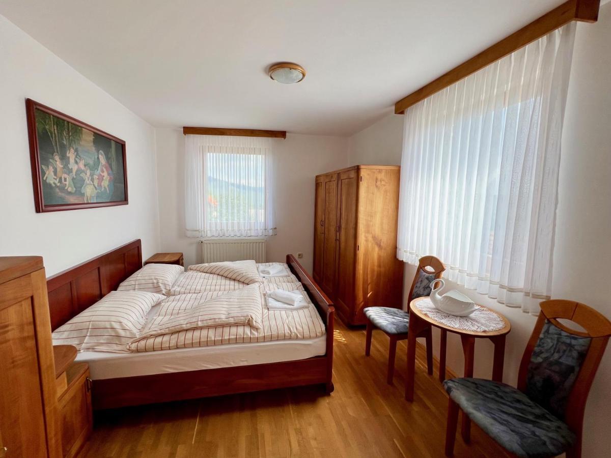 Guest House Domacija Krnc Hrib pri Hinjah Exterior foto