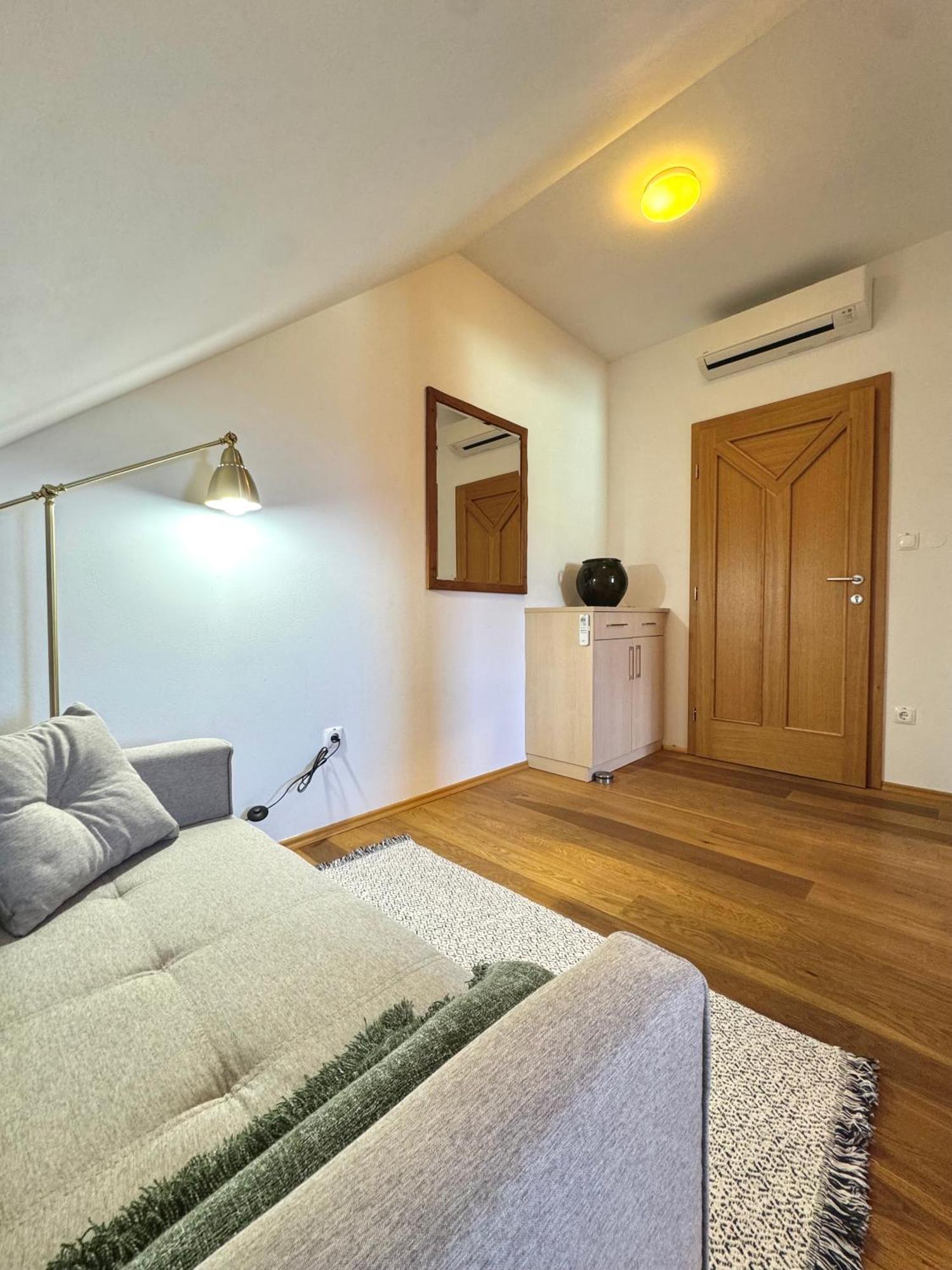 Guest House Domacija Krnc Hrib pri Hinjah Exterior foto
